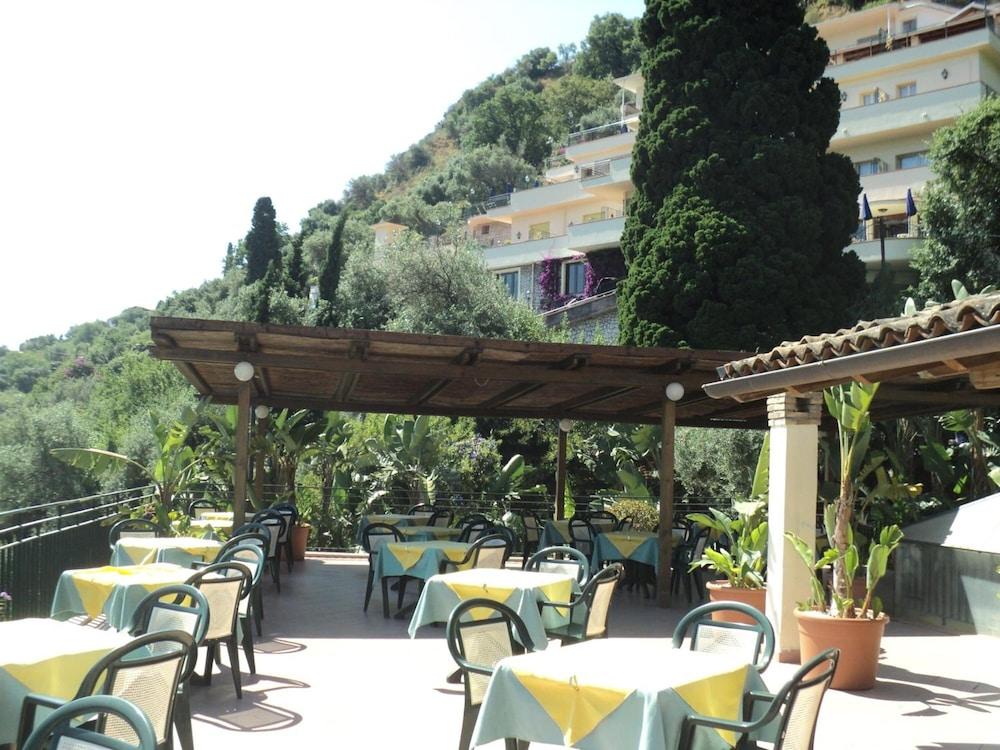 Hotel Baia Delle Sirene Taormina Exterior photo