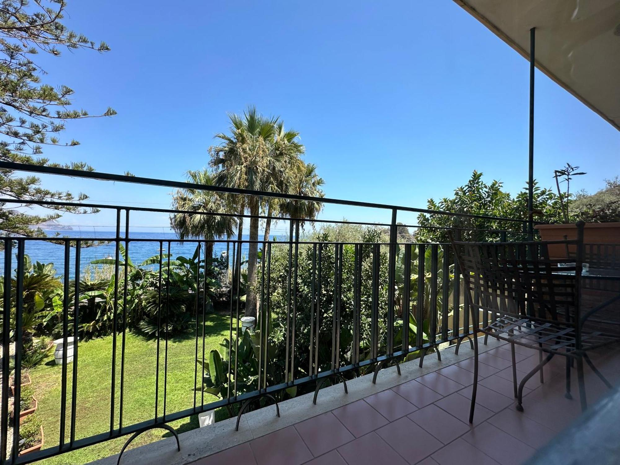 Hotel Baia Delle Sirene Taormina Exterior photo