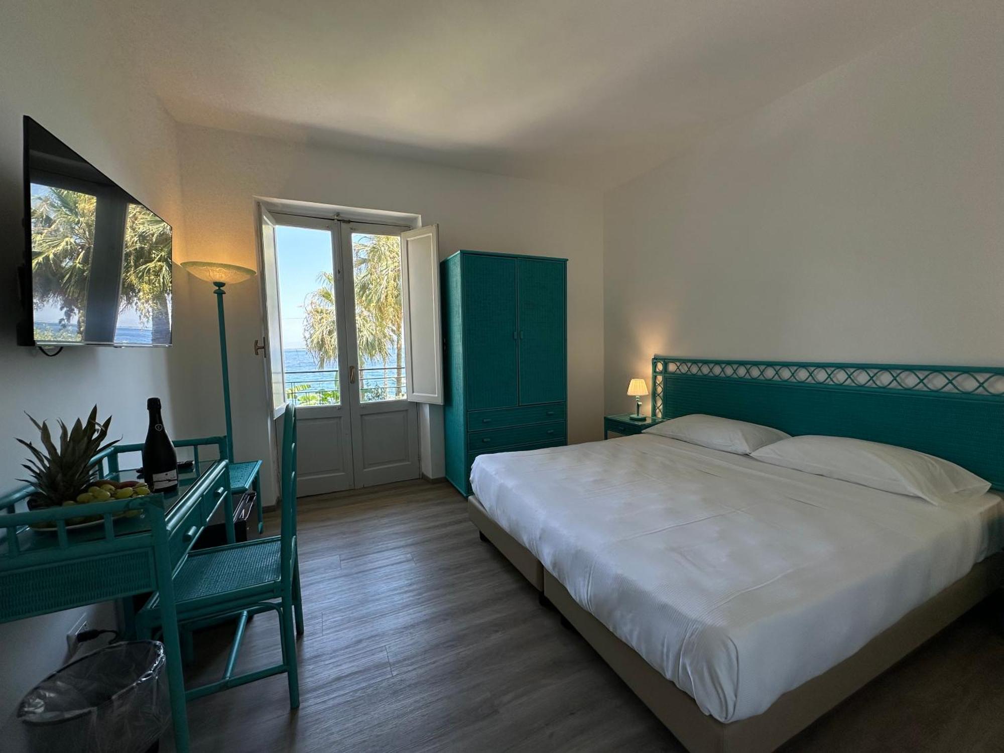 Hotel Baia Delle Sirene Taormina Exterior photo