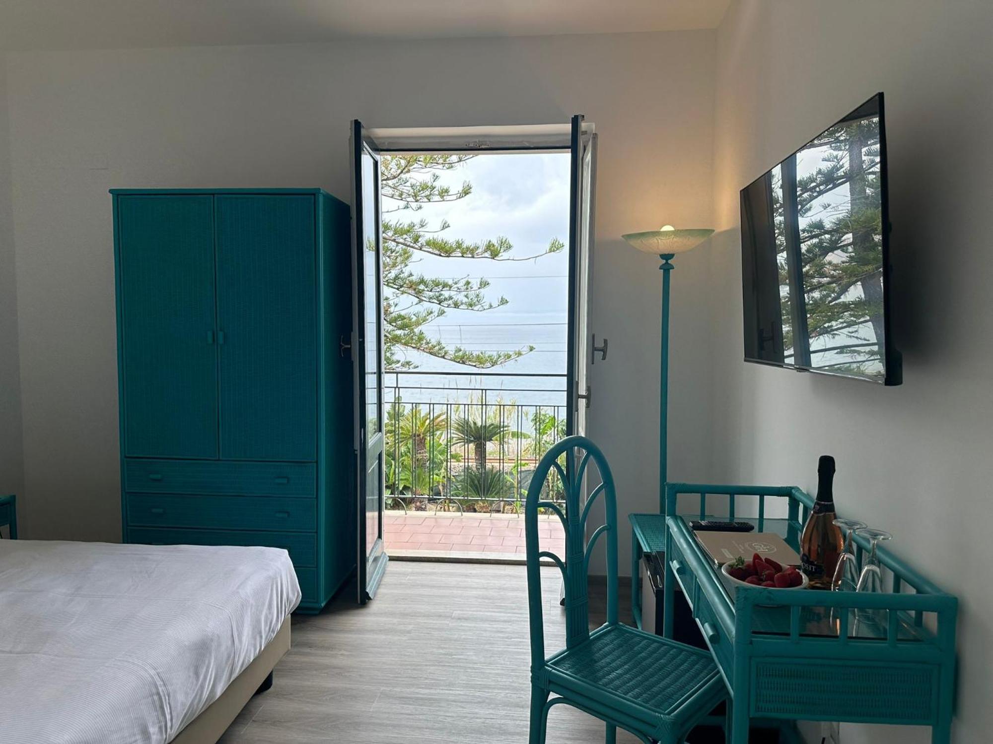 Hotel Baia Delle Sirene Taormina Exterior photo